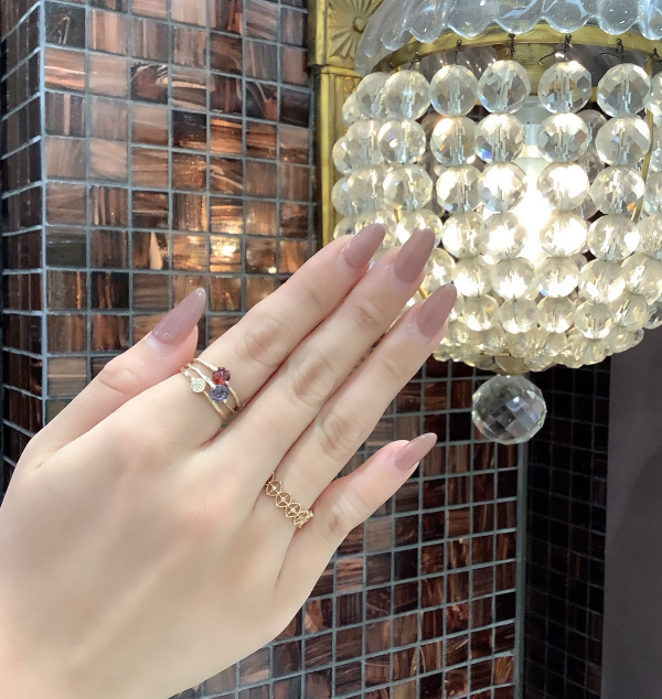 Style5】カラフルなパレットリングを着こなしの主役に。コッパー
