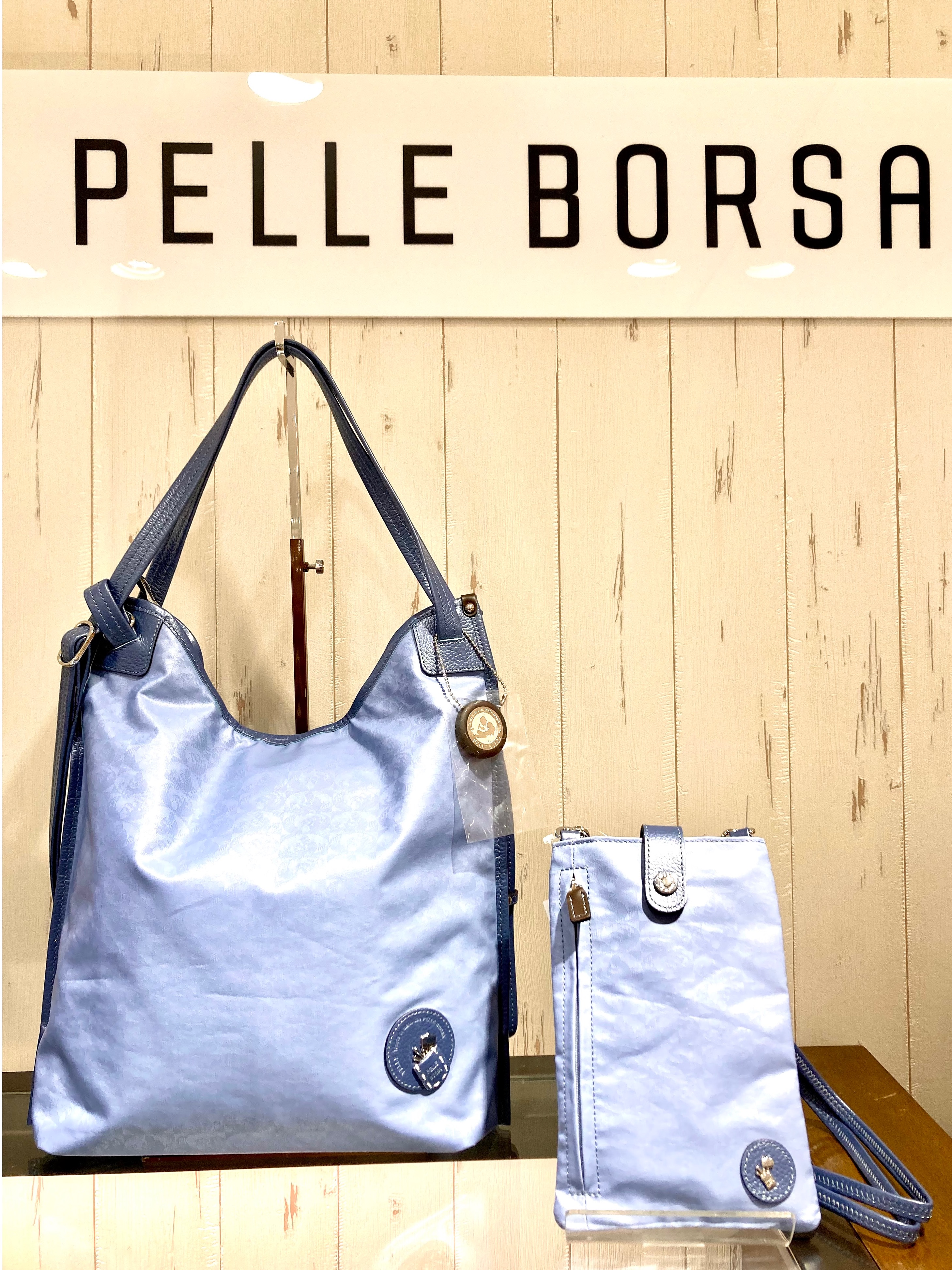 PELLE BORSA】👜👛新色はブルー🔷3WAYで使えるリュック PELLE BORSA】👜👛新色はブルー🔷3WAYで使えるリュック