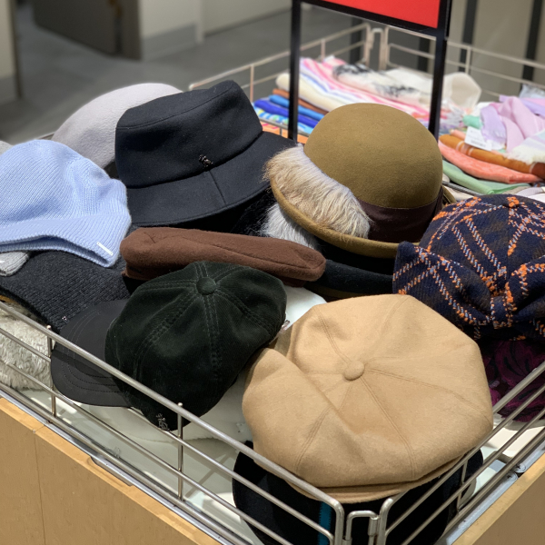 人気ブランドランキング 本館B1階 婦人帽子》3300円, 5500円ワゴンセール クロッシェ、コットン帽子